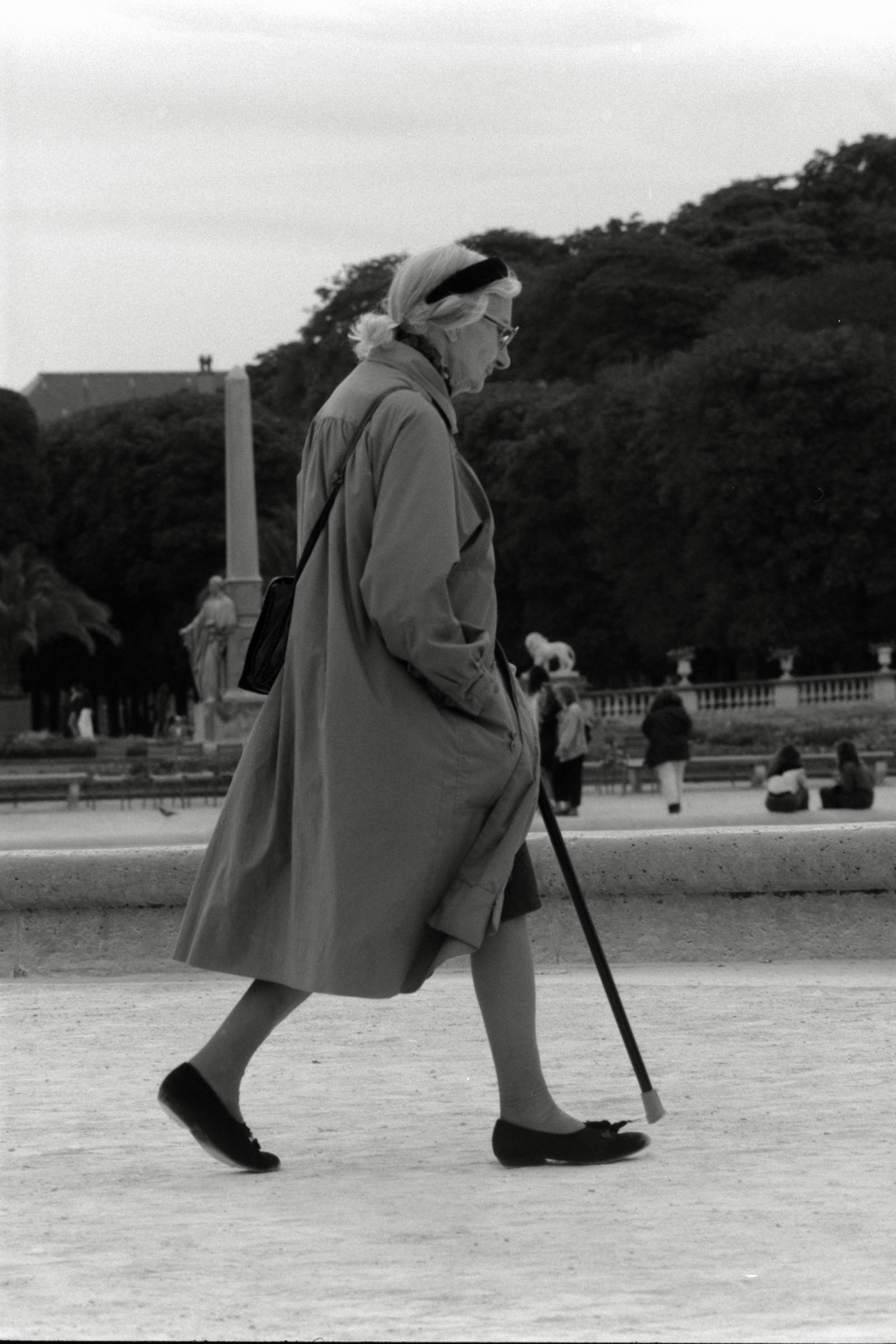 AHP F1990 09 003 sc250506 img20 NLP